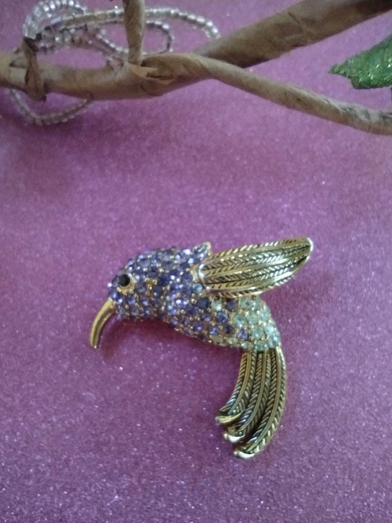 Exquisite Monet Rhinestone and Gold Tone Hummingb… - image 2