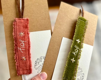 Elastic Velvet Bookmark - Embroidered Bookamark