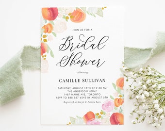 Könnte beinhalten: Eine weiße Einladung zur Brautparty mit floralen Aquarellakzenten in Pfirsich, Rosa und Grün. Der Text lautet "Bridal Shower" in eleganter Schrift, mit Veranstaltungsdetails darunter. Ein Zweig weißer Blumen und ein grünes Band befinden sich im Hintergrund.