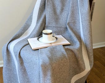 Manta de lana de cachemira con borde gris y blanco / Manta de lana de cordero de diseño / Decoración moderna y neutra para el hogar