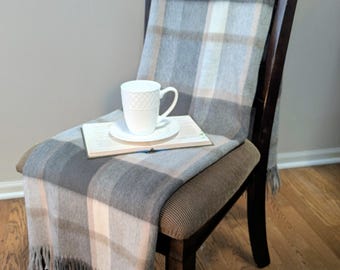 Manta de lana a cuadros / Decoración neutra en marrón chocolate y crema / Manta de picnic