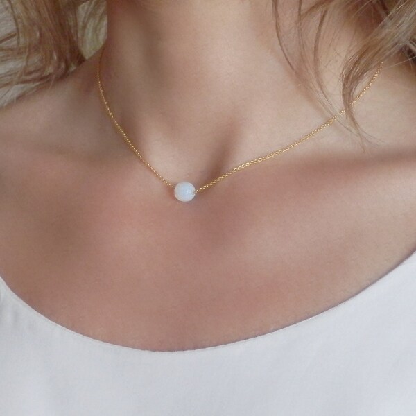 Collier ras de cou Pierre de lune. Chaîne plaqué or minuscule. Collier de pierre gemme Pierre de lune. Collier simple. Bijoux simples. Tour de cou or opaline. Tour de cou
