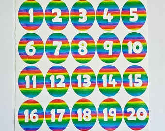 Vetgedrukte vinylstickers met regenboogstrepen, cijfers voor de klas