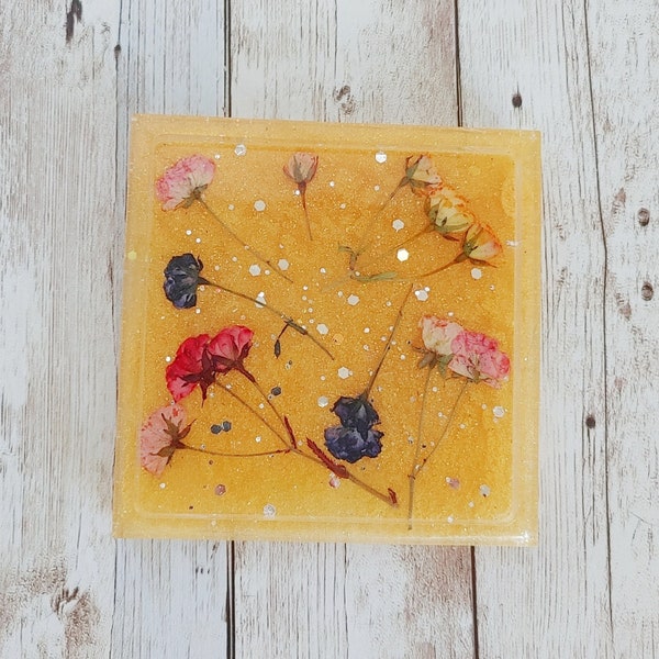 Gold Dried Floral Resin Coaster