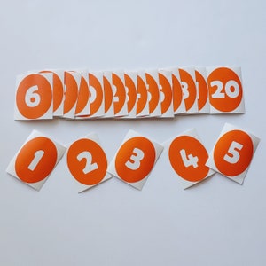 Orangefarbene Zahlen-Vinyl-Bodenaufkleber {Limited Edition Color}