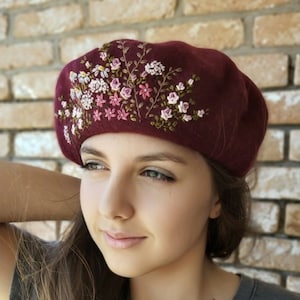 Hand embroidered beret, Red wine French beret, wool beret, delicate flowers hat, girl accessory, gift for her, gift for mom, sister