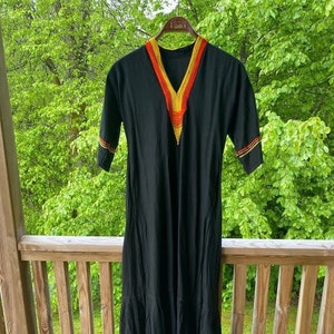 Boho besticktes 70er Retro Kleid/Kaftan