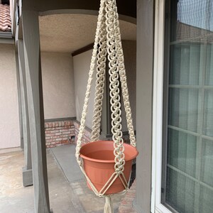 Plant hanger