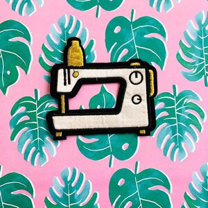 3.8&quot; Vintage Sewing Machine Iron On Patch