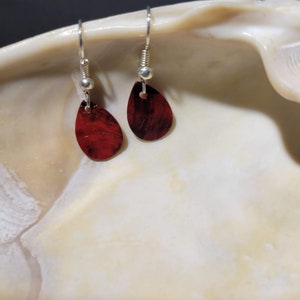 Red Shell Teardrop Dangle Earrings, shell slice, short dangle earrings, gift for mom, gift for her, gift for him, dark red earrings