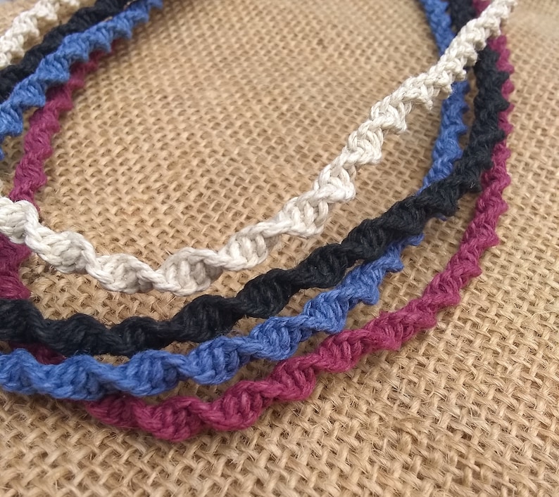 Hemp Choker, Spiral Surfer Choker, Beach Hemp necklace, Unisex Choker, Macrame Necklace, Hippie, Boho necklace, Summer jewelry, Non-Metal 画像 4