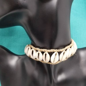 Cowrie Choker Necklace Sea Shell Choker Natural Shell Necklace Cowry Kauri Shell Ibiza Necklace Cowrie Shell Choker Puka necklace Seashell
