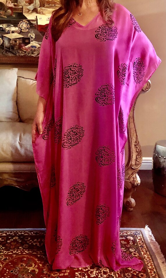 Long Pink Sheer Arabic Calligraphy Kaftan Etsy UK