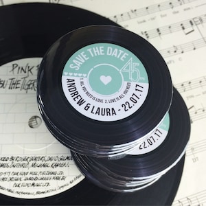Hochzeit Schallplatte Save The Date Magnete Vintage Schallplatte Design komplett mit Organzabeuteln 59 mm (45rpm)