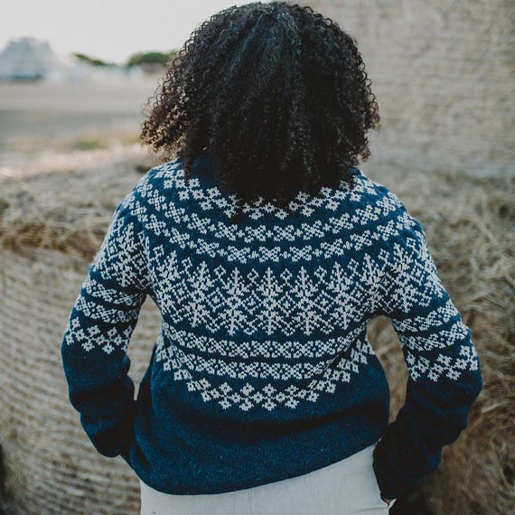 Maglione Fair Isle con carré rotondo in DROPS Karisma Lima
