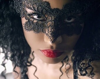 nicki minaj headpiece