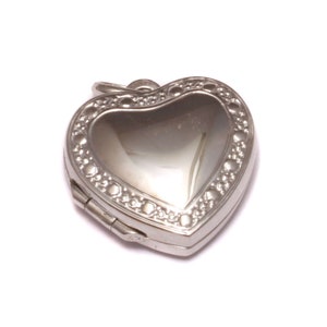 small heart locket 925 sterling silver with outer decoration, medallion hinged, locket chain photo, photo memory pendant, condolence