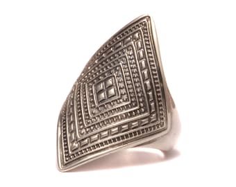 Ornamented ring in 925 Sterling Silver