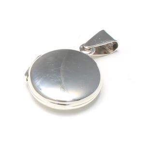 Médaillon petit rond, argent sterling 952, médaillon photo pour collier, amulette photo pour ouverture, souvenir secret de famille gravable image 1