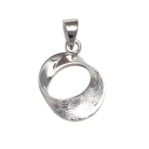 Möbius pendant for women in 925 sterling silver Symbolic pendant silver jewelry with infinity motif for women as a gift