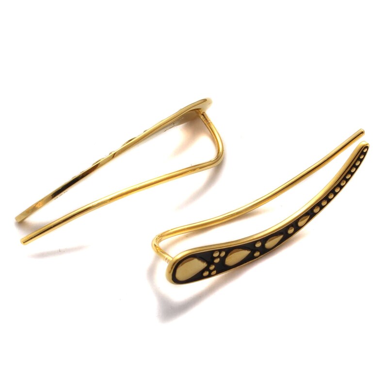 Moderne Ear Cuffs in Tropfenform – Emaille-Earcrawler vergoldet aus echtem Silber.
