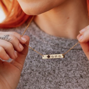 Mom Turtle Necklace with Babies Permanent Laser Engraved on a Horizontal Bar Necklace 16&quot;, 18&quot;, 20&quot; Silver, Rose Gold, Gold