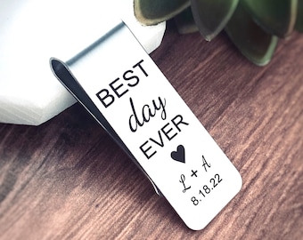 Clip para billetes plateado personalizado "El mejor día de mi vida", regalo de boda para el novio de parte de la novia, personalizable con las iniciales de la pareja y la fecha de la boda.