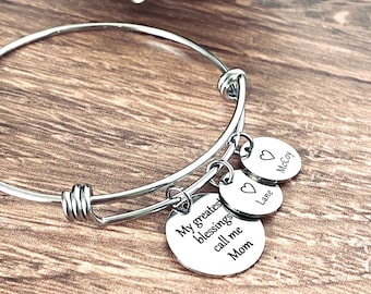 Personalized Grandma Charm Bracelet: Engraved Kids Names, Stainless Steel Bangle