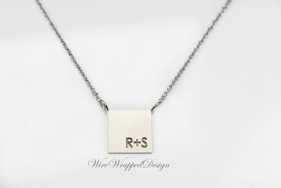 Small engraved necklace online