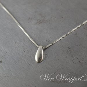 Necklace Sterling Small Flat TEARDROP Necklace 925 Sterling Silver Drop Necklace Minimalist Modern Fine Jewelry Celebrity Silver Necklace