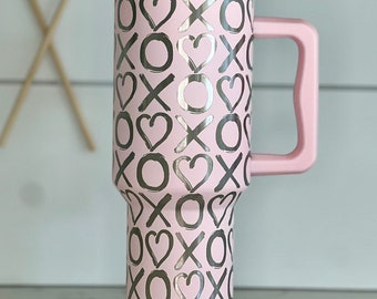 40oz Tumbler Laser Engraved Valentine XOXO, Light Pink