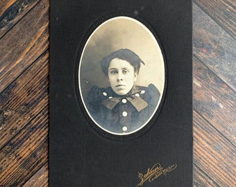 Antique Photo of Woman with No Neck: Old Mounted Photograph, Niagara Falls New York