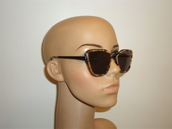 Vintage Tortoise Shell Frame Sunglasses – Beautif… - image 2