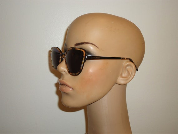 Vintage Tortoise Shell Frame Sunglasses – Beautif… - image 4