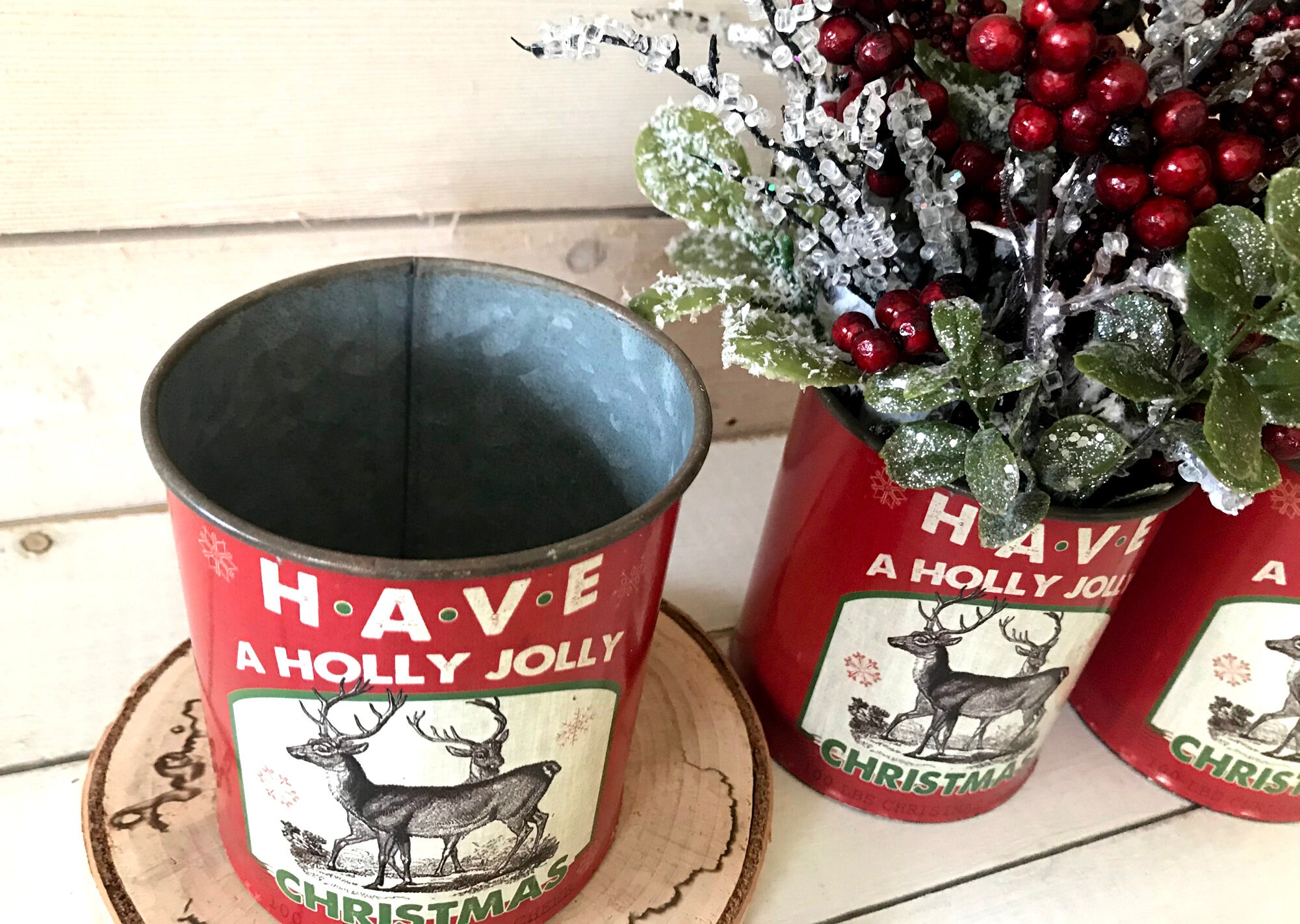 New Primitive Rustic VINTAGE DEER HOLLY JOLLY CHRISTMAS TIN CAN Pot Bucket 4" 