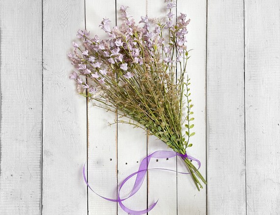 Christmas Greenery for Vase, Frosted Eucalyptus and Berry Spray, Winter  Branches, Winter Flower Arrangement, Rustic Christmas Centerpiece 