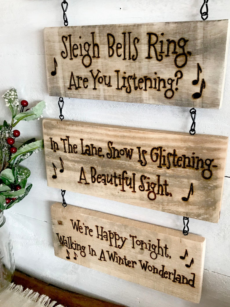Walking In A Winter Wonderland Lyrics