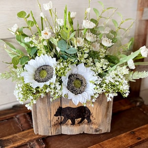 Bear Decor For Cabin, Faux Flower Arrangement, Rustic Centerpiece Dining Table, Boho Flowers, Flower Arrangement Boxes, Sunflower Bouquet