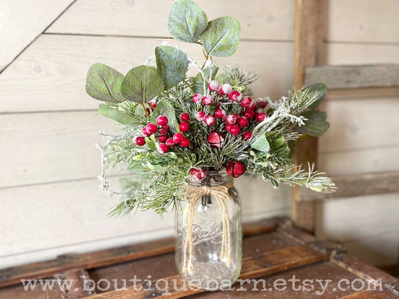 Christmas Greenery for Vase, Frosted Eucalyptus and Berry Spray, Winter  Branches, Winter Flower Arrangement, Rustic Christmas Centerpiece 