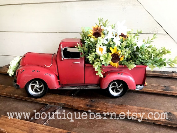 Red Truck Flower Arrangement, Antique Truck, Rustic Centerpiece, Christmas Arrangement, Old Vintage Pickup Truck, Farmhouse Tabletop Decor