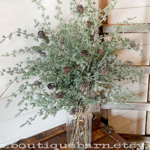 Weihnachtsgesteck, Weihnachtsgesteck, Weihnachtsbaumzweig, Glitzernde Kiefer, Winterzweige, künstliches Grün, Blumen für Eimer