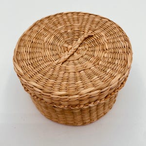 Vintage Woven Seagrass Basket with Lid