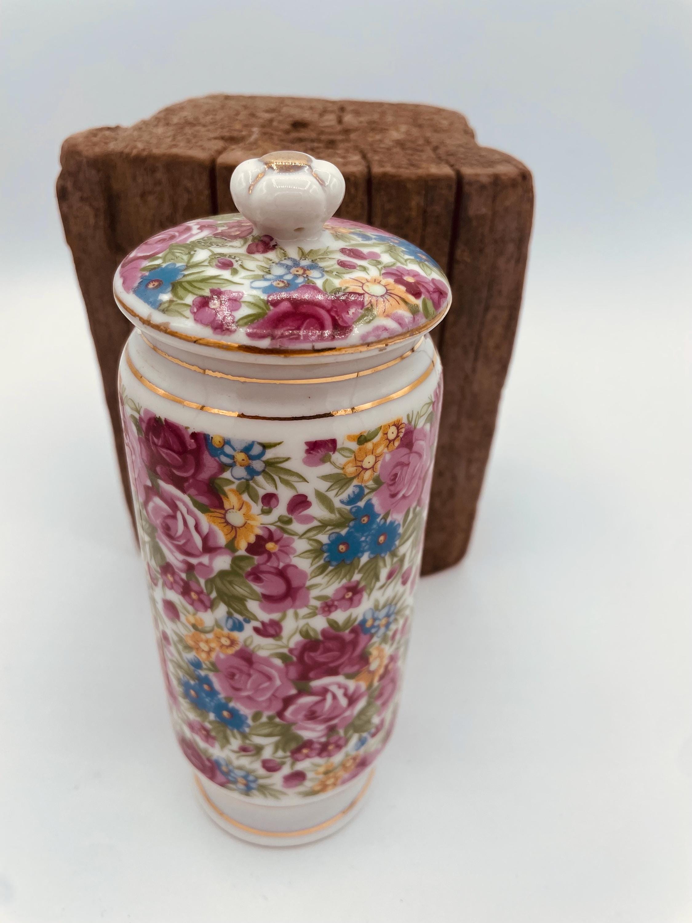 ヴィンテージ　花柄装飾の陶器瓶 1920年代のヴィンテージ花柄磁器製蓋付き薬瓶 - Etsy 日本