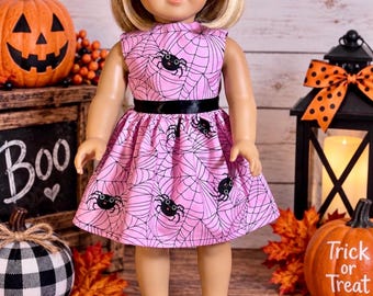 Vestido rosa de Halloween hecho a mano para muñeca, tela de algodón con arañas juguetonas, ropa para muñeca de 45 cm (18 pulgadas)