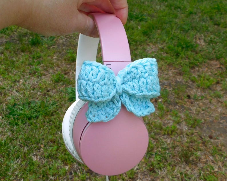 Crochet Bow Headphone Accessory, Cute Headphone Charm, Bow Bag Charm, Cute Gift For Her, Cute Car Decor Gift, Hair accessory Pastel Blue