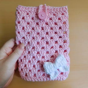 Crocheted Pink Kindle Sleeve Cover with White Bow - Coquette Pink Bow Kindle Paperwhite Sleeve - Tablet or E-Reader Sleeve