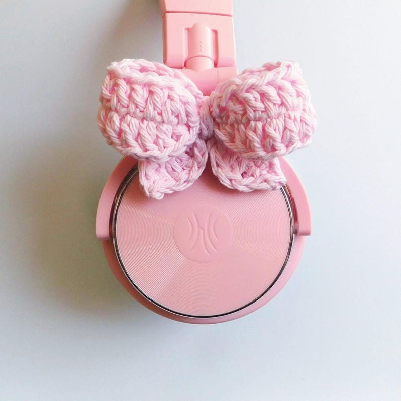 Crochet Bow Headphone Accessory, Cute Headphone Charm, Bow Bag Charm, Cute Gift For Her, Cute Car Decor Gift, Hair accessory bild 8
