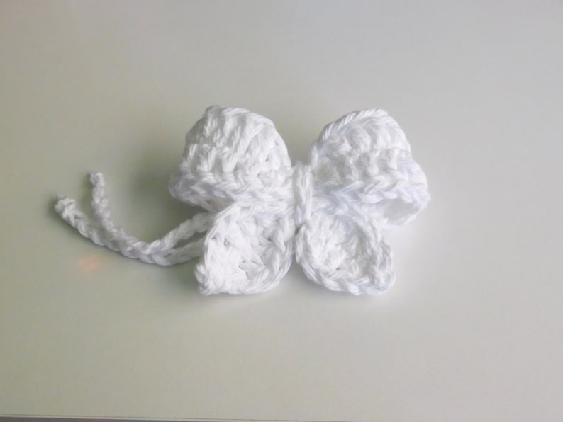 Crochet Bow Headphone Accessory, Cute Headphone Charm, Bow Bag Charm, Cute Gift For Her, Cute Car Decor Gift, Hair accessory bild 6