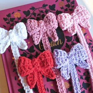 Crochet Pink Bow Bookmark, Cottagecore Bookmark, Coquette Bow Bookmark, Booklover Bow Bookmark, Cute Gift For Her, Cute Reader Gift