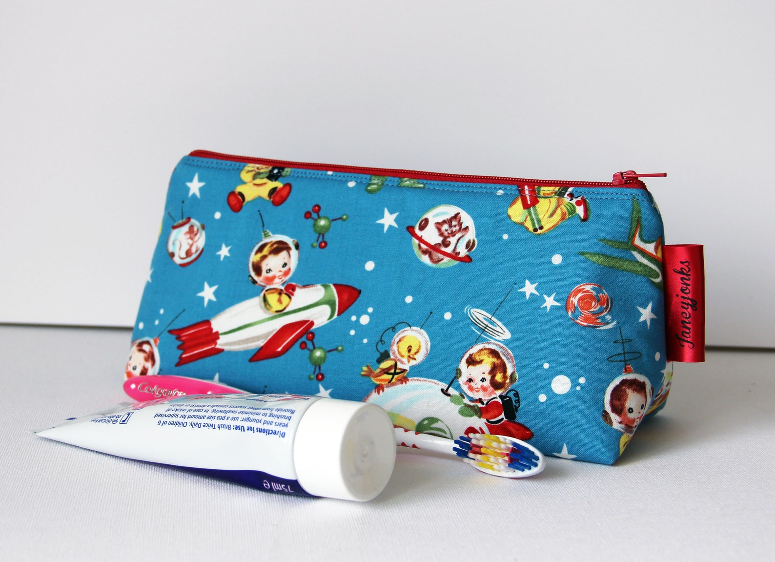 Cute Vintage Style Rocket Rascals Make-up and Wash Bags, Retro Chic ...